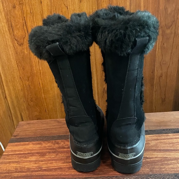 Fuzzy snow boots - Picture 3 of 8